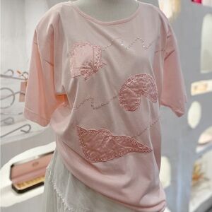 Retro Cotton Blend Tee Embellished with Sequins and Embroidered Satin Seashells